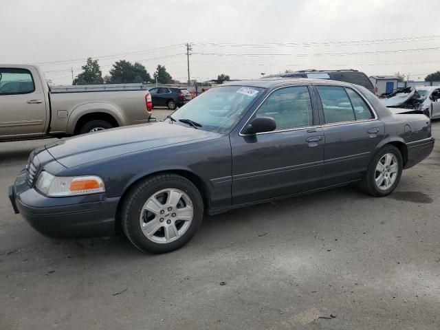 2004 Ford Crown Victoria LX