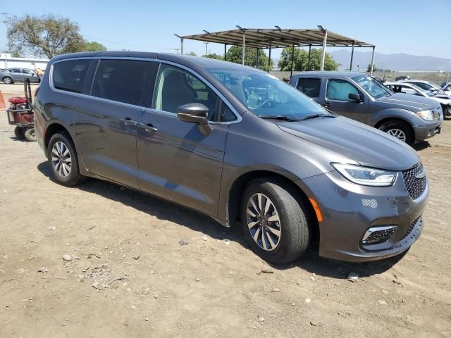 2022 Chrysler Pacifica Hybrid Touring L