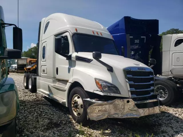 2019 Freightliner Cascadia 126