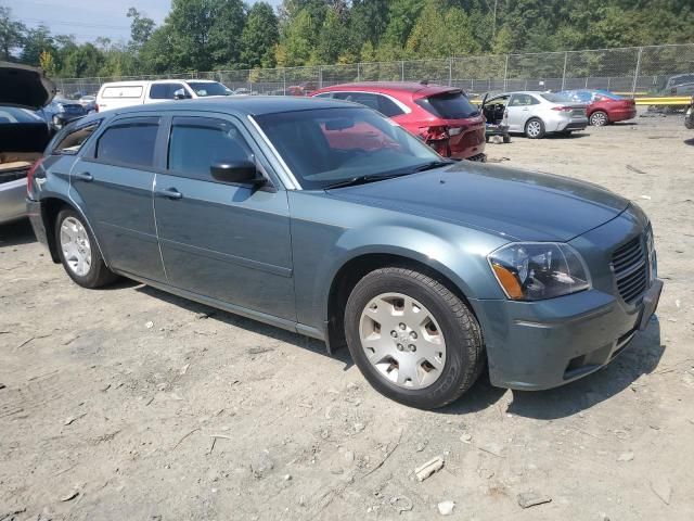 2005 Dodge Magnum SE