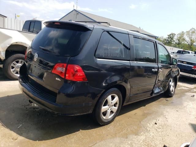 2013 Volkswagen Routan SEL Premium