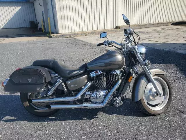 2006 Honda VT1100 C2