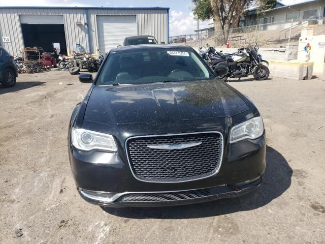 2018 Chrysler 300 Touring