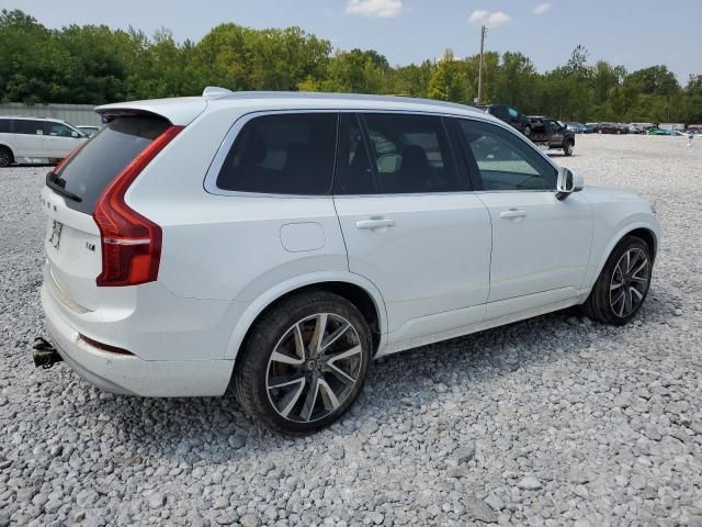 2022 Volvo XC90 T6 Momentum