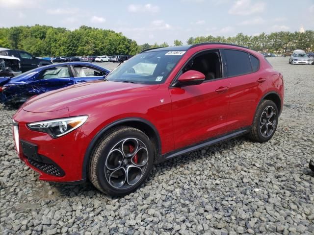 2022 Alfa Romeo Stelvio TI