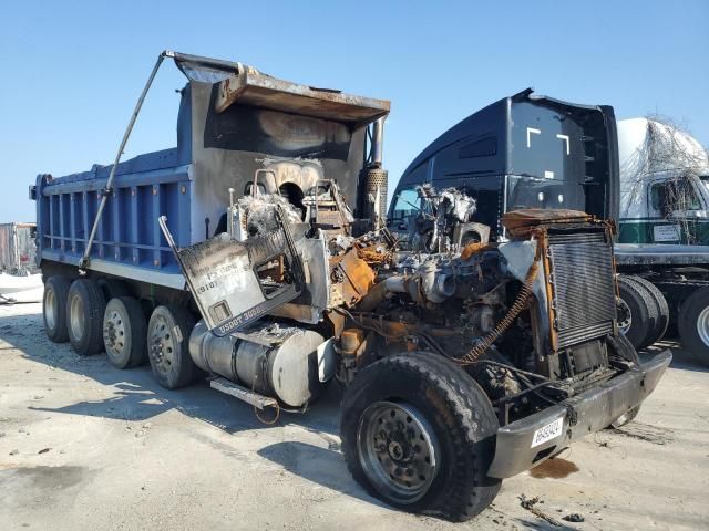 2000 Kenworth Construction W900