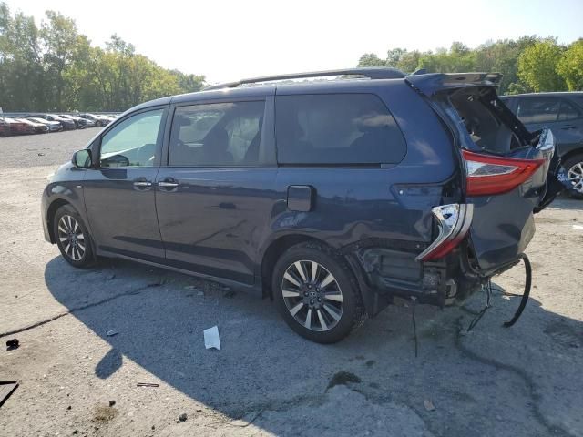 2018 Toyota Sienna XLE