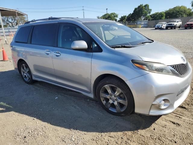 2015 Toyota Sienna Sport