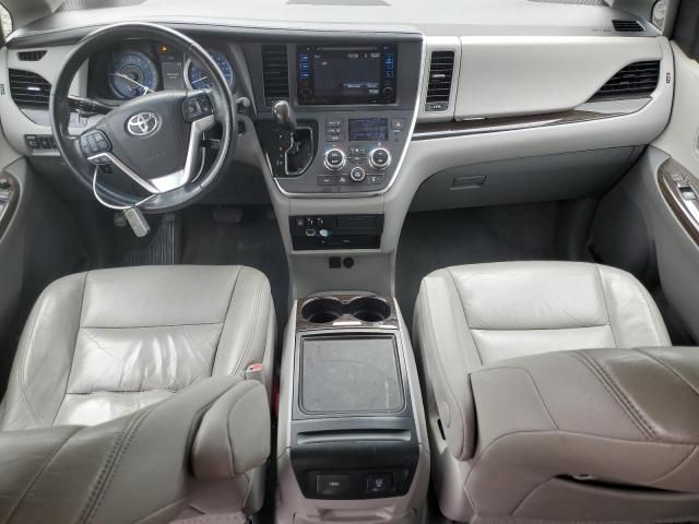 2016 Toyota Sienna XLE