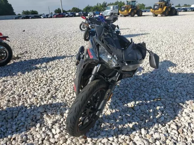 2015 Yamaha YZFR3