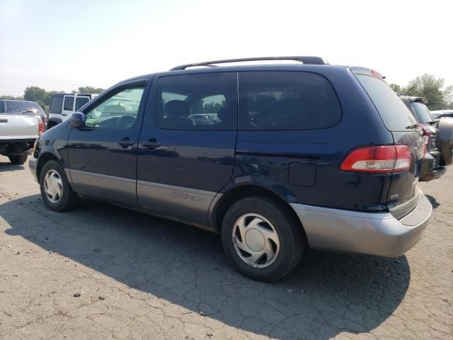 2003 Toyota Sienna LE