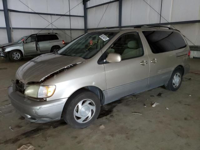 2003 Toyota Sienna LE