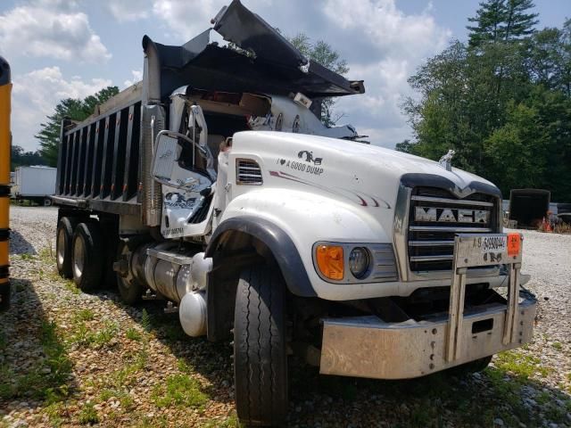 2005 Mack 700 CV700