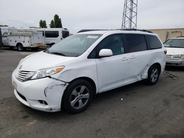 2017 Toyota Sienna LE