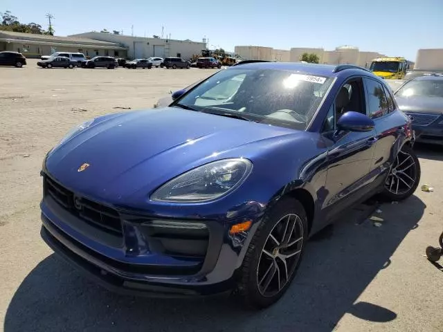 2023 Porsche Macan Base