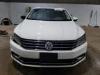 2016 Volkswagen Passat SE