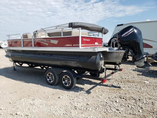 2023 Land Rover Pontoon