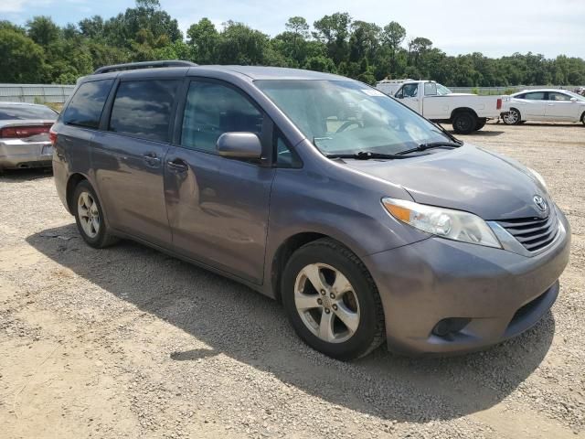 2016 Toyota Sienna LE