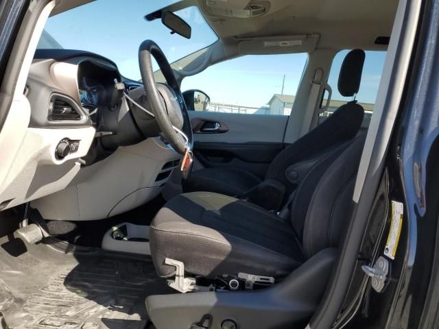 2020 Chrysler Voyager LX