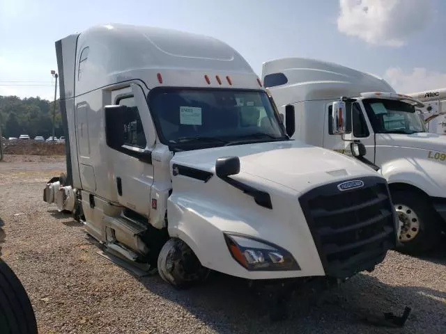 2023 Freightliner Cascadia 126