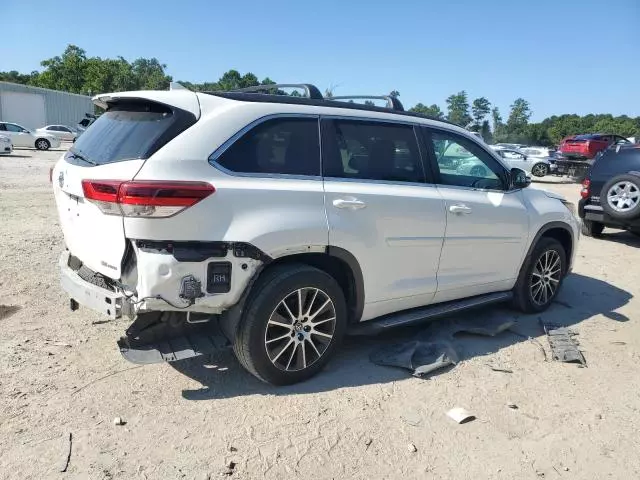 2017 Toyota Highlander SE