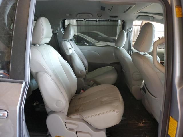 2013 Toyota Sienna XLE