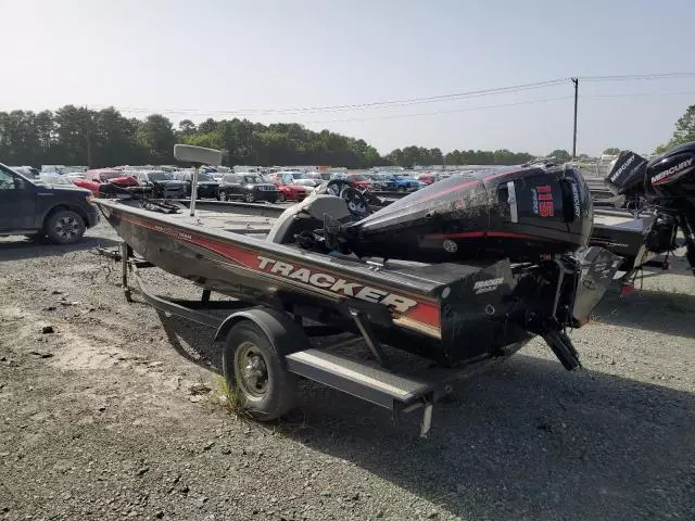 2017 Tracker Boat