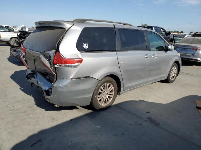 2011 Toyota Sienna XLE