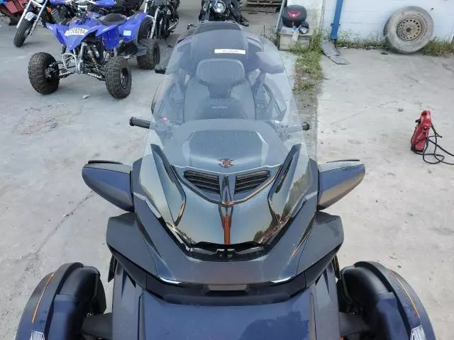 2022 Can-Am Spyder Roadster RT