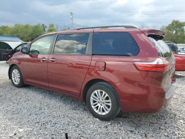 2016 Toyota Sienna XLE