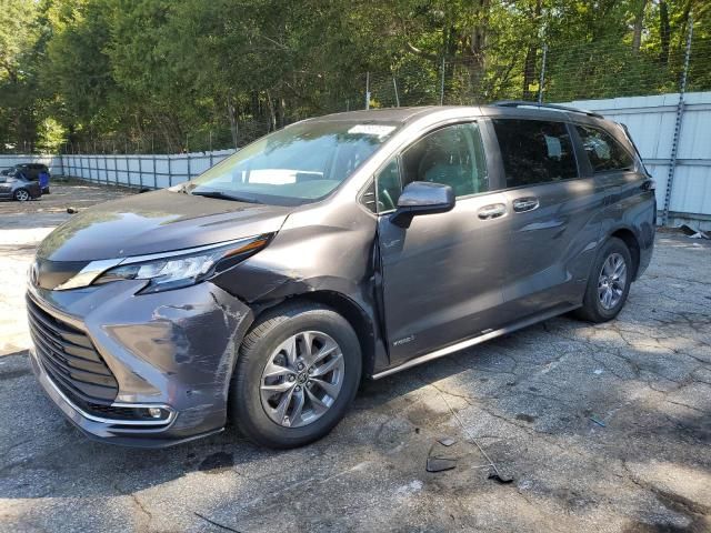 2021 Toyota Sienna XLE