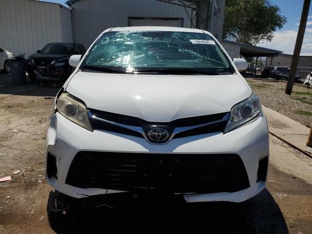 2019 Toyota Sienna LE