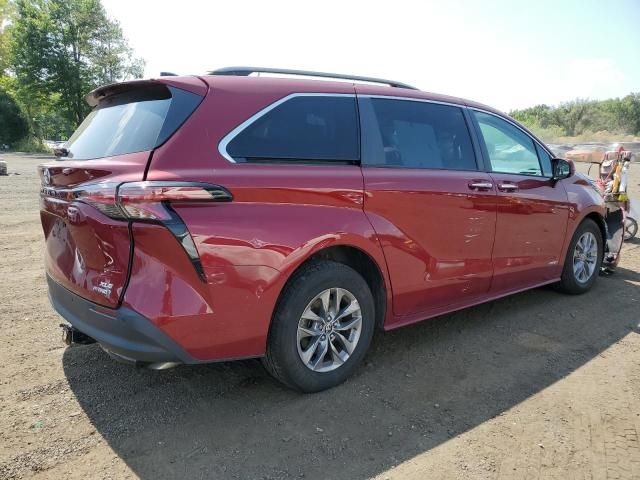 2021 Toyota Sienna XLE