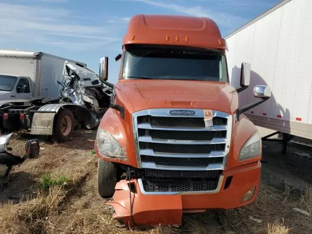 2020 Freightliner Cascadia 126