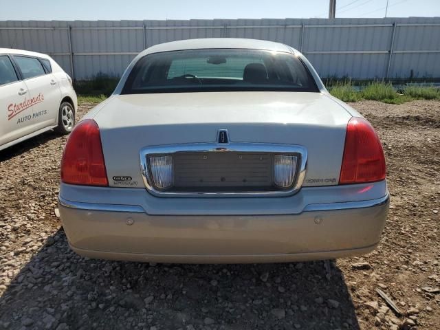 2005 Lincoln Town Car Signature Limited