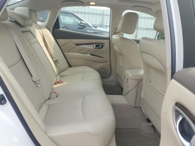 2015 Infiniti Q70 3.7