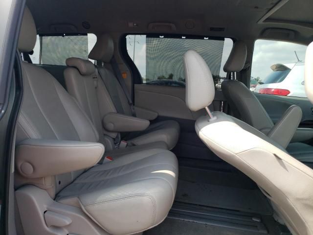 2013 Toyota Sienna XLE