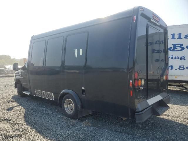 2016 Ford Econoline E350 Super Duty Cutaway Van