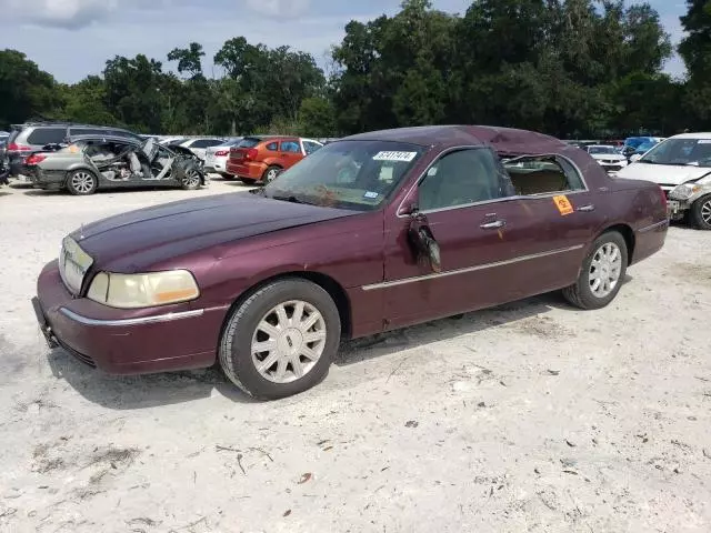 2007 Lincoln Town Car Signature Limited