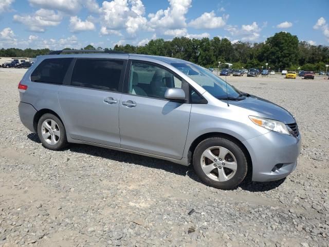 2013 Toyota Sienna LE