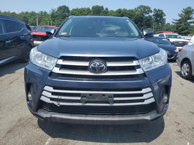 2017 Toyota Highlander SE