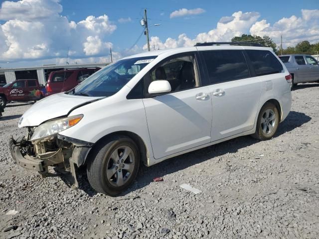 2014 Toyota Sienna LE