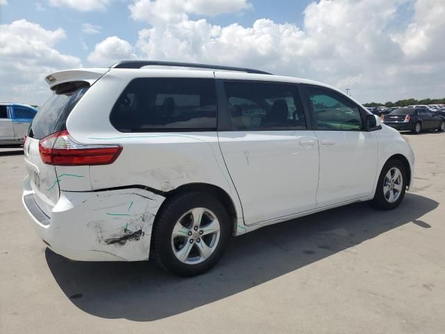 2017 Toyota Sienna LE