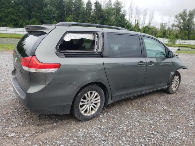 2013 Toyota Sienna XLE