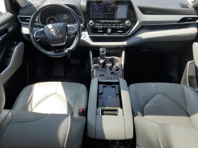 2021 Toyota Highlander Hybrid Platinum