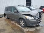 2010 Volkswagen Routan SE