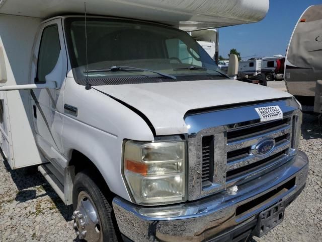 2010 Wildwood 2010 Ford Econoline E450 Super Duty Cutaway Van