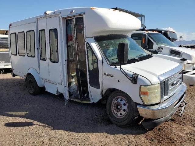 2008 Ford Econoline E350 Super Duty Cutaway Van