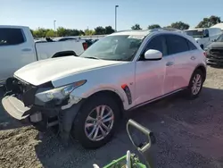 Salvage cars for sale at auction: 2017 Infiniti QX70