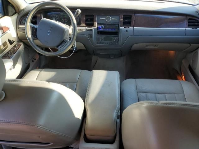 2006 Lincoln Town Car Signature